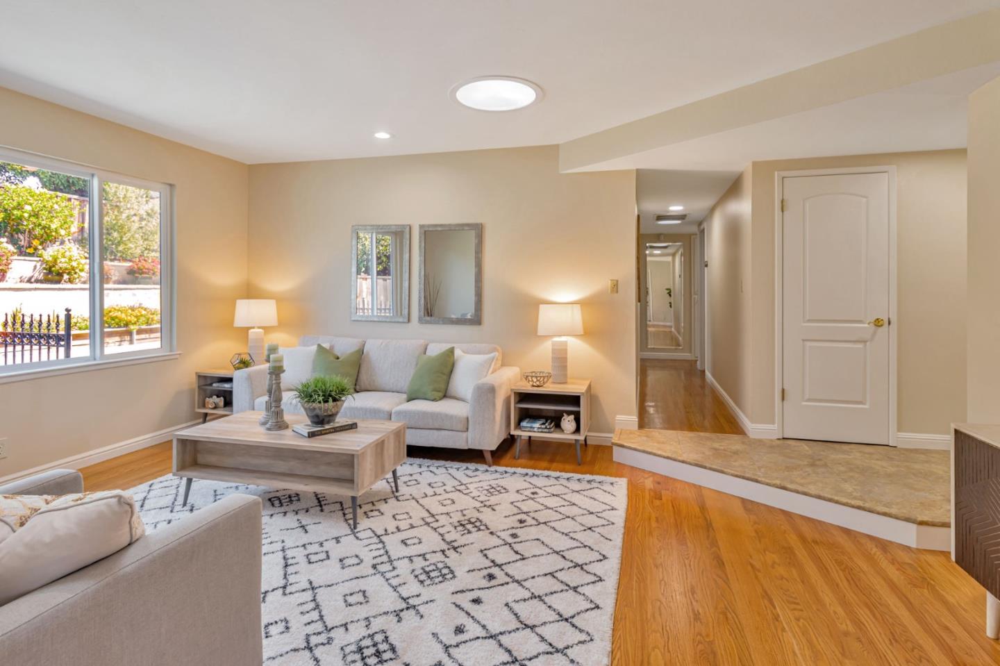 Detail Gallery Image 8 of 28 For 1494 Stone Creek Dr, San Jose,  CA 95132 - 4 Beds | 2 Baths