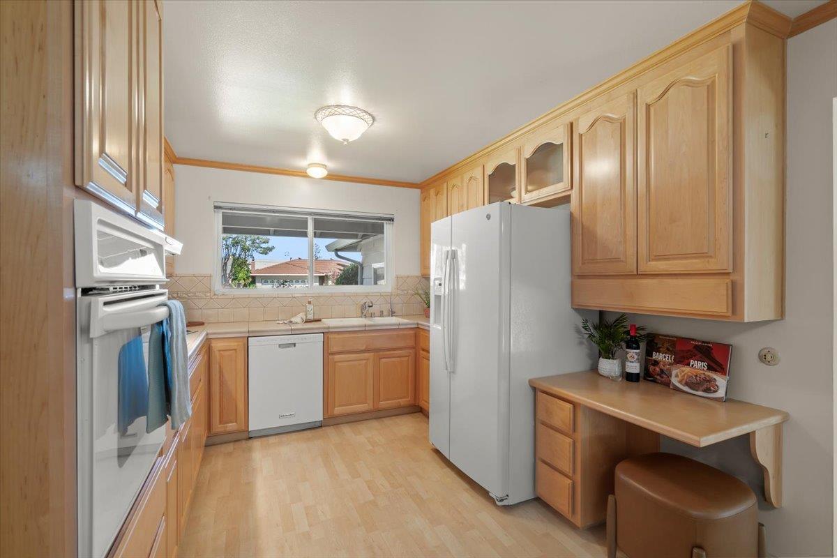 Detail Gallery Image 11 of 36 For 810 Raintree Dr, San Jose,  CA 95129 - 3 Beds | 2 Baths