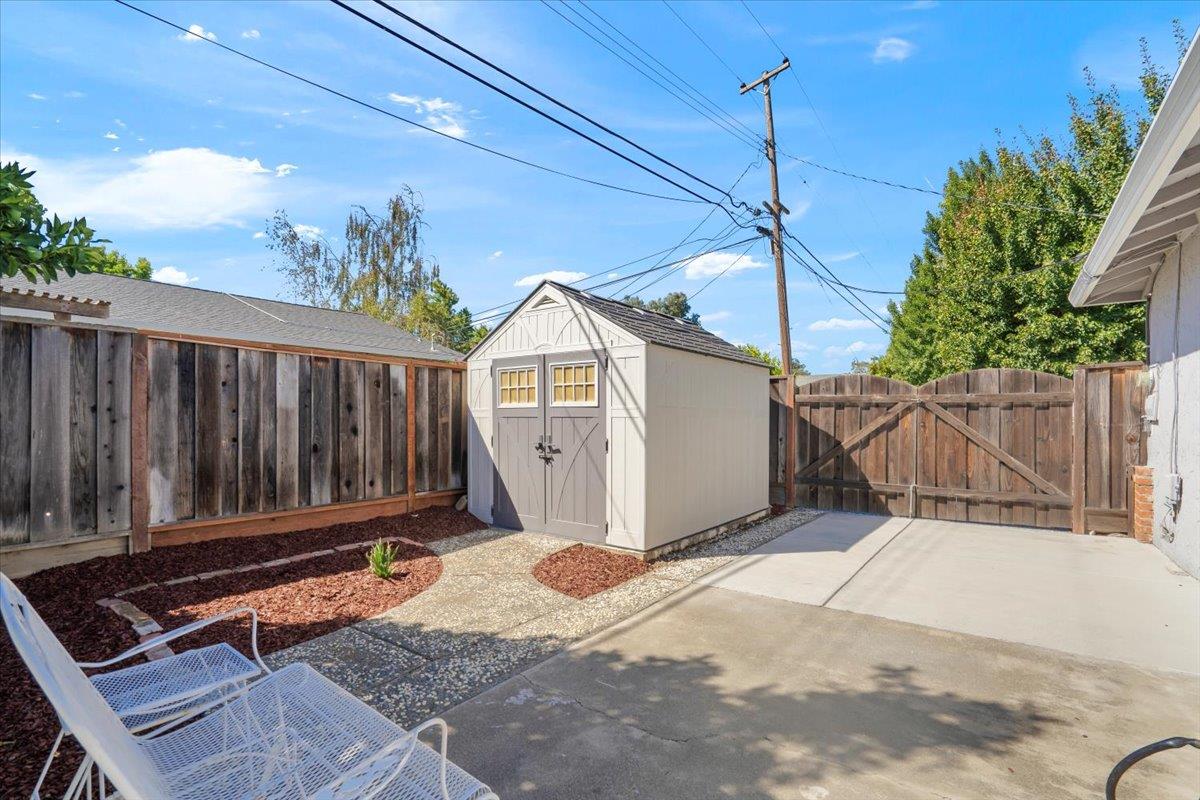 Detail Gallery Image 32 of 36 For 810 Raintree Dr, San Jose,  CA 95129 - 3 Beds | 2 Baths