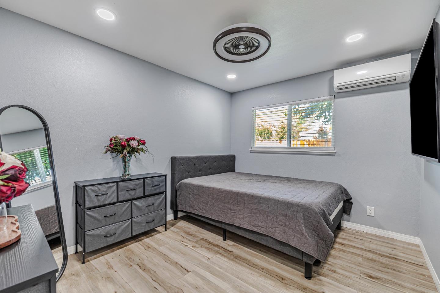 Detail Gallery Image 21 of 37 For 1476 Midfield Ave, San Jose,  CA 95122 - 4 Beds | 3 Baths
