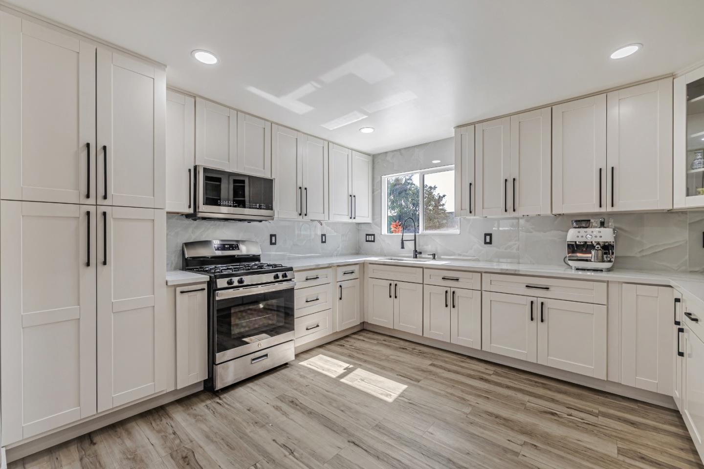 Detail Gallery Image 8 of 37 For 1476 Midfield Ave, San Jose,  CA 95122 - 4 Beds | 3 Baths