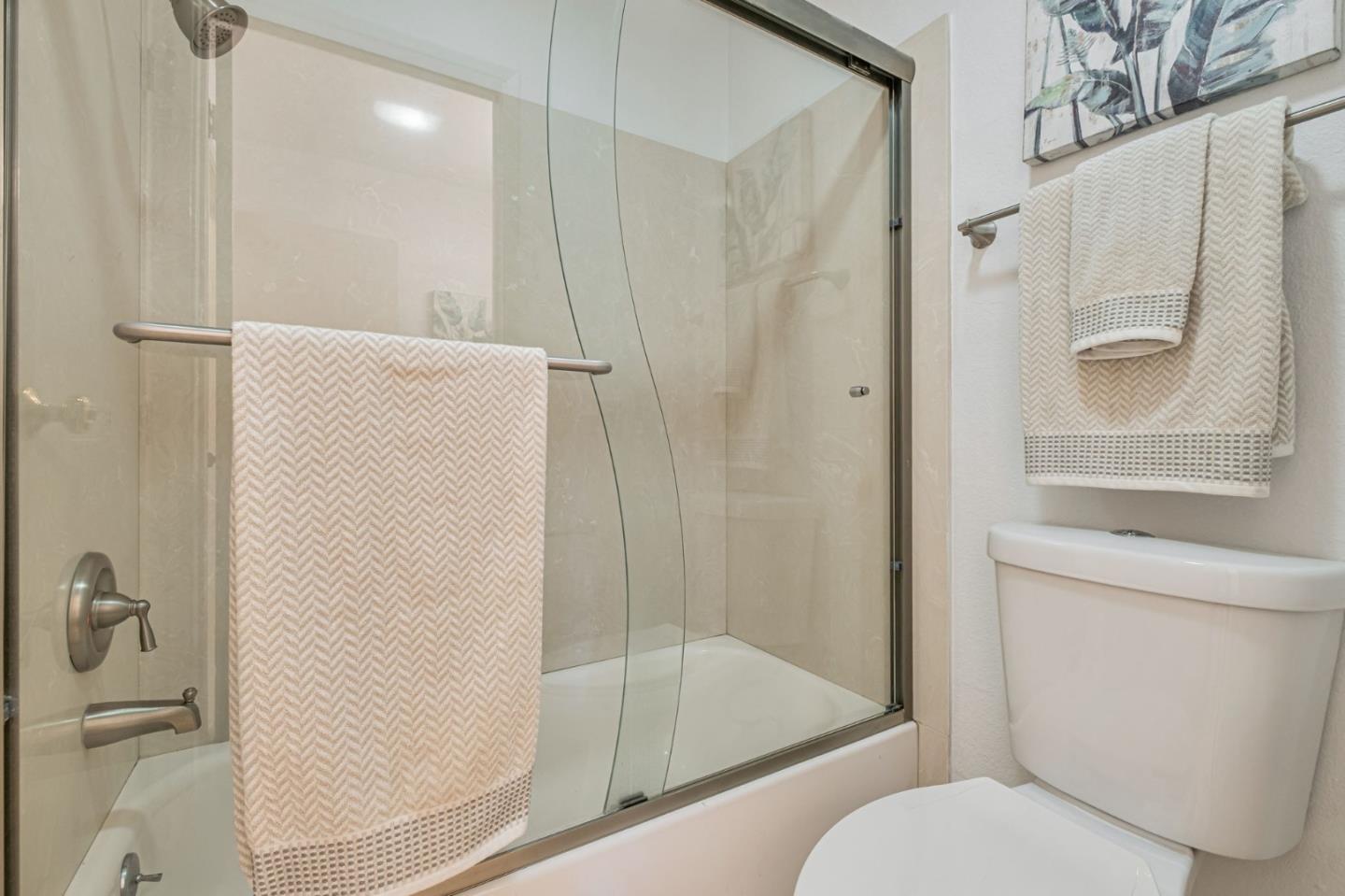 Detail Gallery Image 14 of 19 For 3872 Wildflower Cmn, Fremont,  CA 94538 - 3 Beds | 1/1 Baths