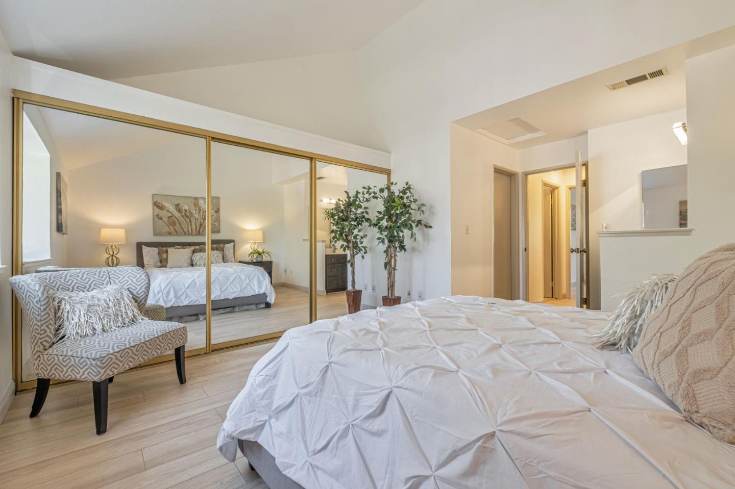 Detail Gallery Image 8 of 19 For 3872 Wildflower Cmn, Fremont,  CA 94538 - 3 Beds | 1/1 Baths