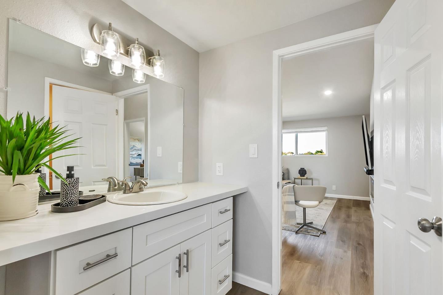 Detail Gallery Image 30 of 40 For 1649 Glenville Dr, San Jose,  CA 95124 - 6 Beds | 3 Baths