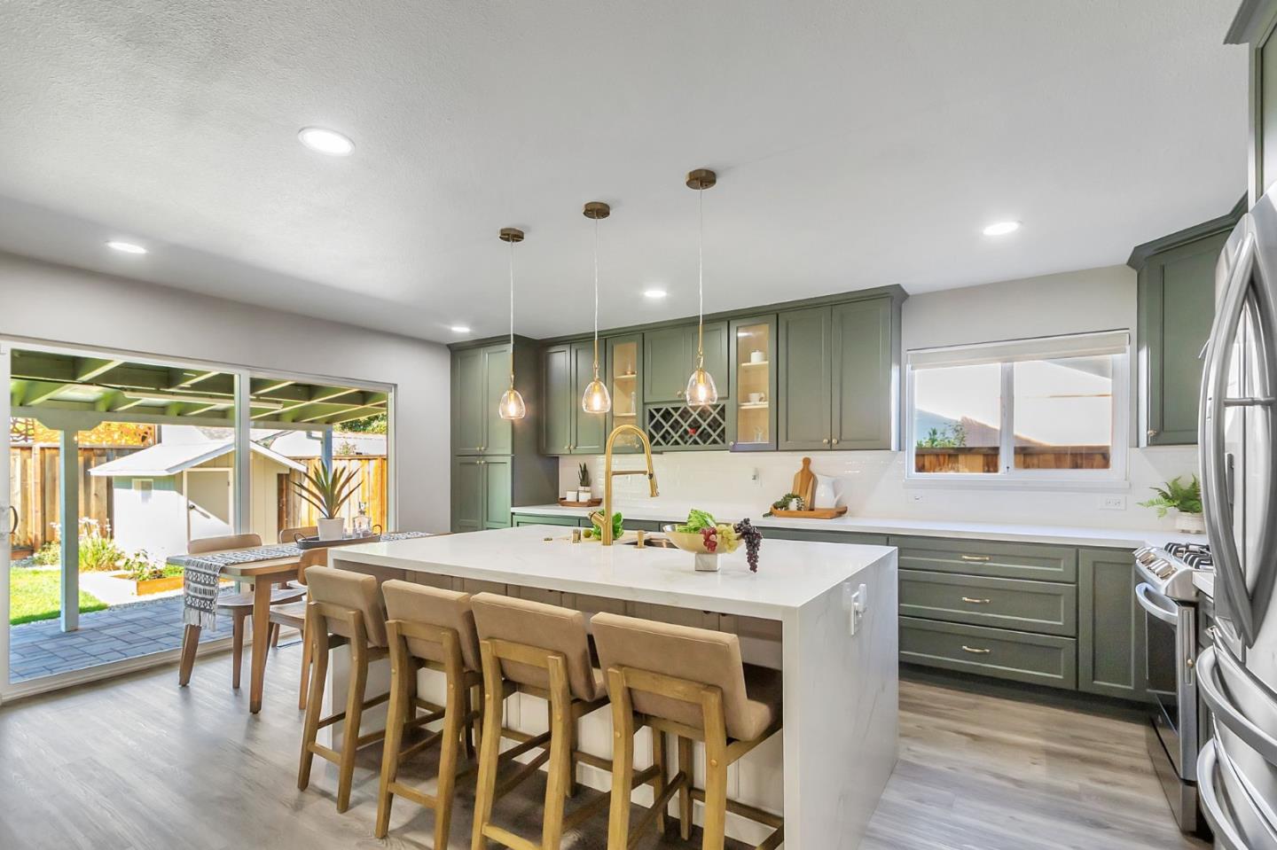Detail Gallery Image 7 of 40 For 1649 Glenville Dr, San Jose,  CA 95124 - 6 Beds | 3 Baths