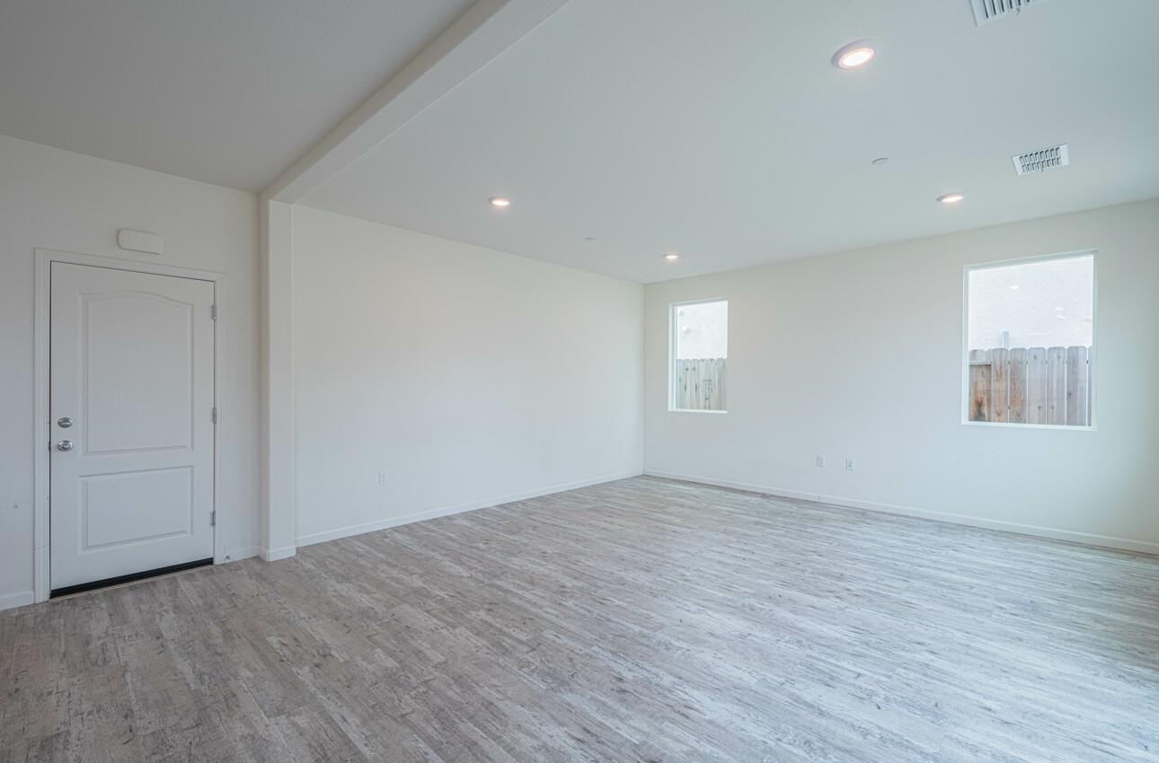Detail Gallery Image 12 of 41 For 520 Gabriele Ct, Hollister,  CA 95023 - 4 Beds | 2/1 Baths
