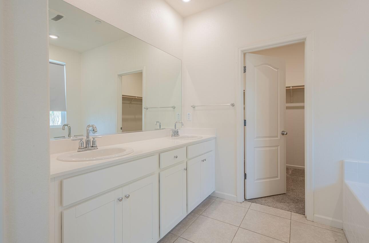 Detail Gallery Image 27 of 41 For 520 Gabriele Ct, Hollister,  CA 95023 - 4 Beds | 2/1 Baths