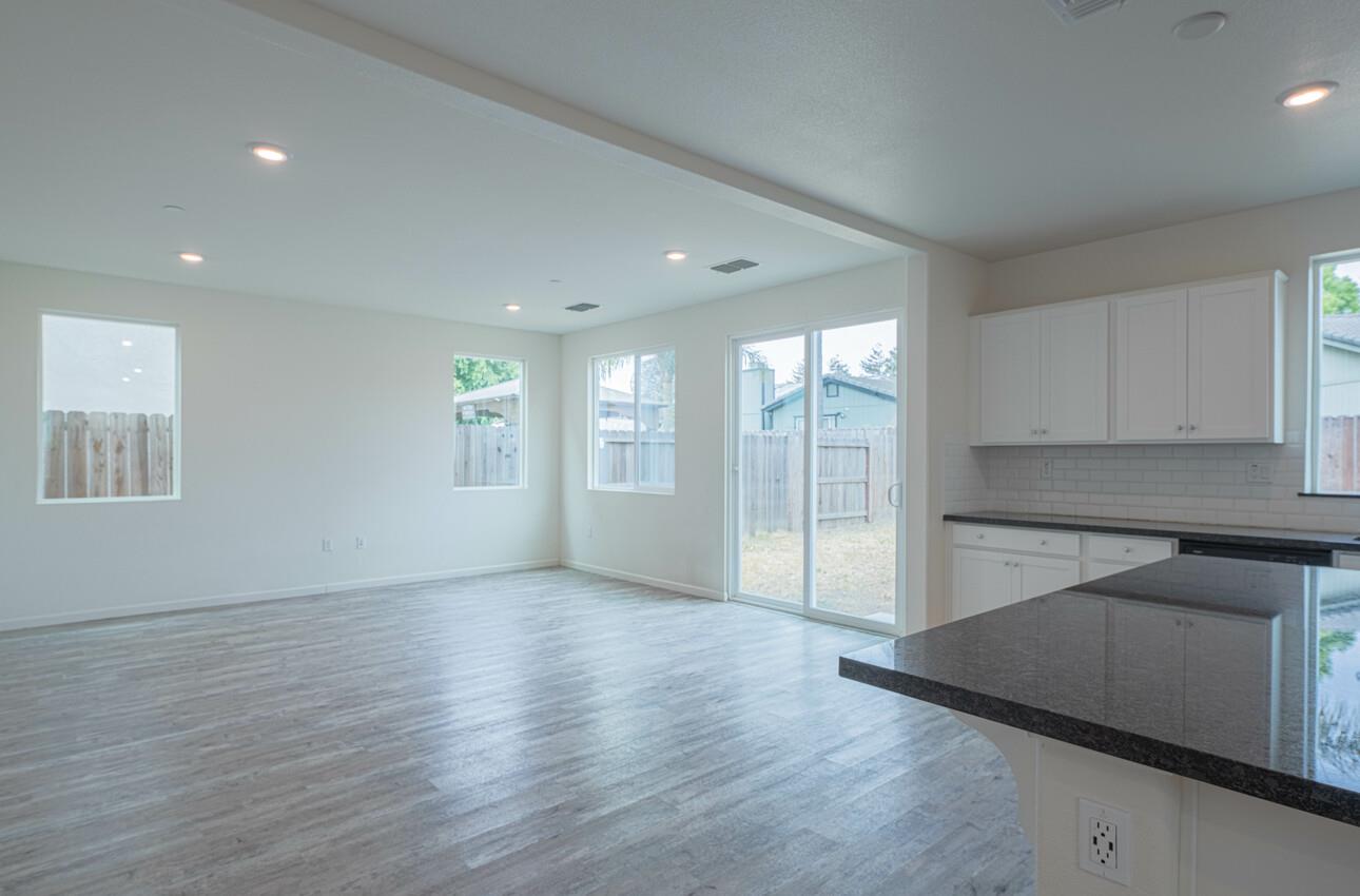 Detail Gallery Image 5 of 41 For 520 Gabriele Ct, Hollister,  CA 95023 - 4 Beds | 2/1 Baths