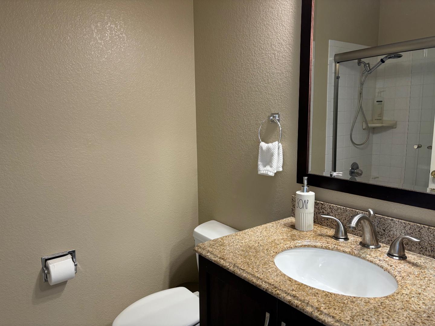 Detail Gallery Image 10 of 25 For 201 Bowsprit Ln, Foster City,  CA 94404 - 2 Beds | 2/1 Baths
