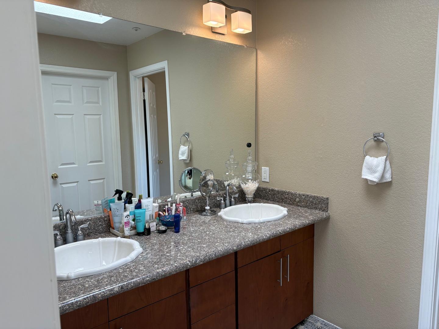 Detail Gallery Image 15 of 25 For 201 Bowsprit Ln, Foster City,  CA 94404 - 2 Beds | 2/1 Baths