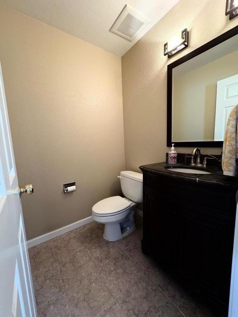 Detail Gallery Image 21 of 25 For 201 Bowsprit Ln, Foster City,  CA 94404 - 2 Beds | 2/1 Baths