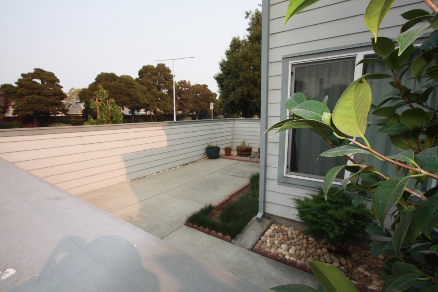 Detail Gallery Image 23 of 25 For 201 Bowsprit Ln, Foster City,  CA 94404 - 2 Beds | 2/1 Baths