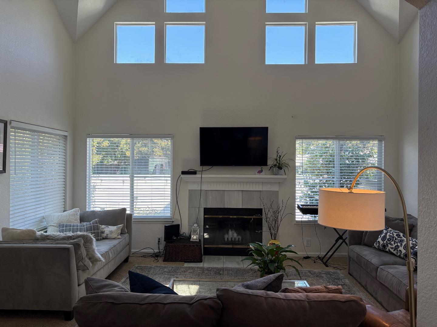 Detail Gallery Image 6 of 25 For 201 Bowsprit Ln, Foster City,  CA 94404 - 2 Beds | 2/1 Baths
