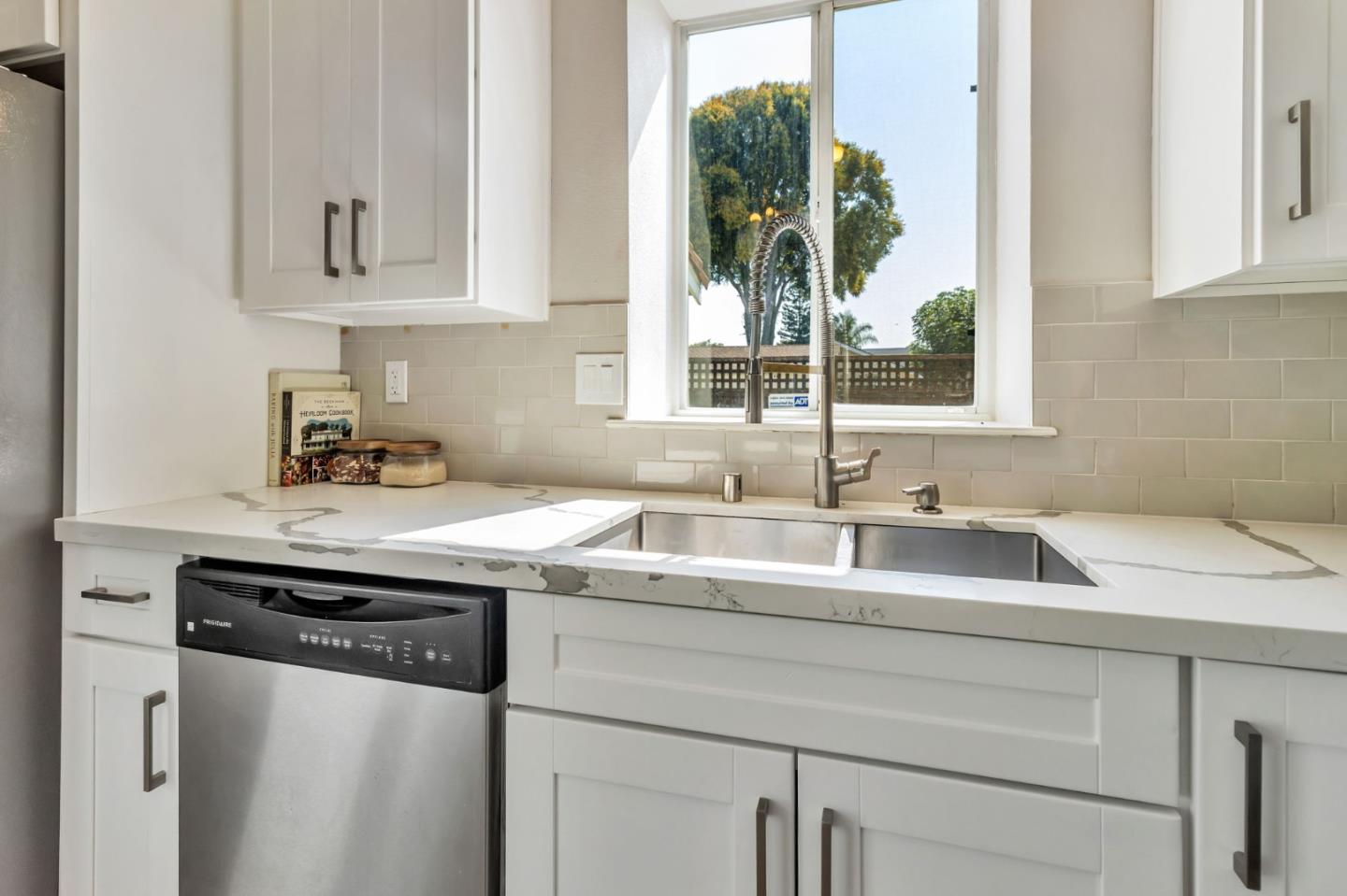 Detail Gallery Image 12 of 43 For 43 Southcreek Ct, San Jose,  CA 95138 - 4 Beds | 2 Baths