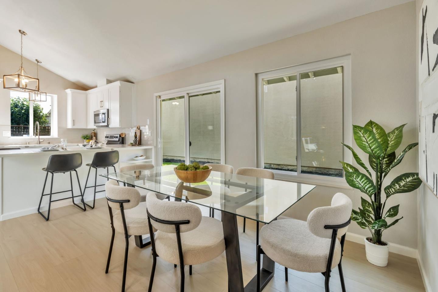 Detail Gallery Image 15 of 43 For 43 Southcreek Ct, San Jose,  CA 95138 - 4 Beds | 2 Baths
