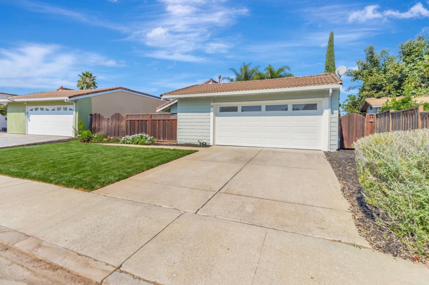 Detail Gallery Image 2 of 43 For 43 Southcreek Ct, San Jose,  CA 95138 - 4 Beds | 2 Baths