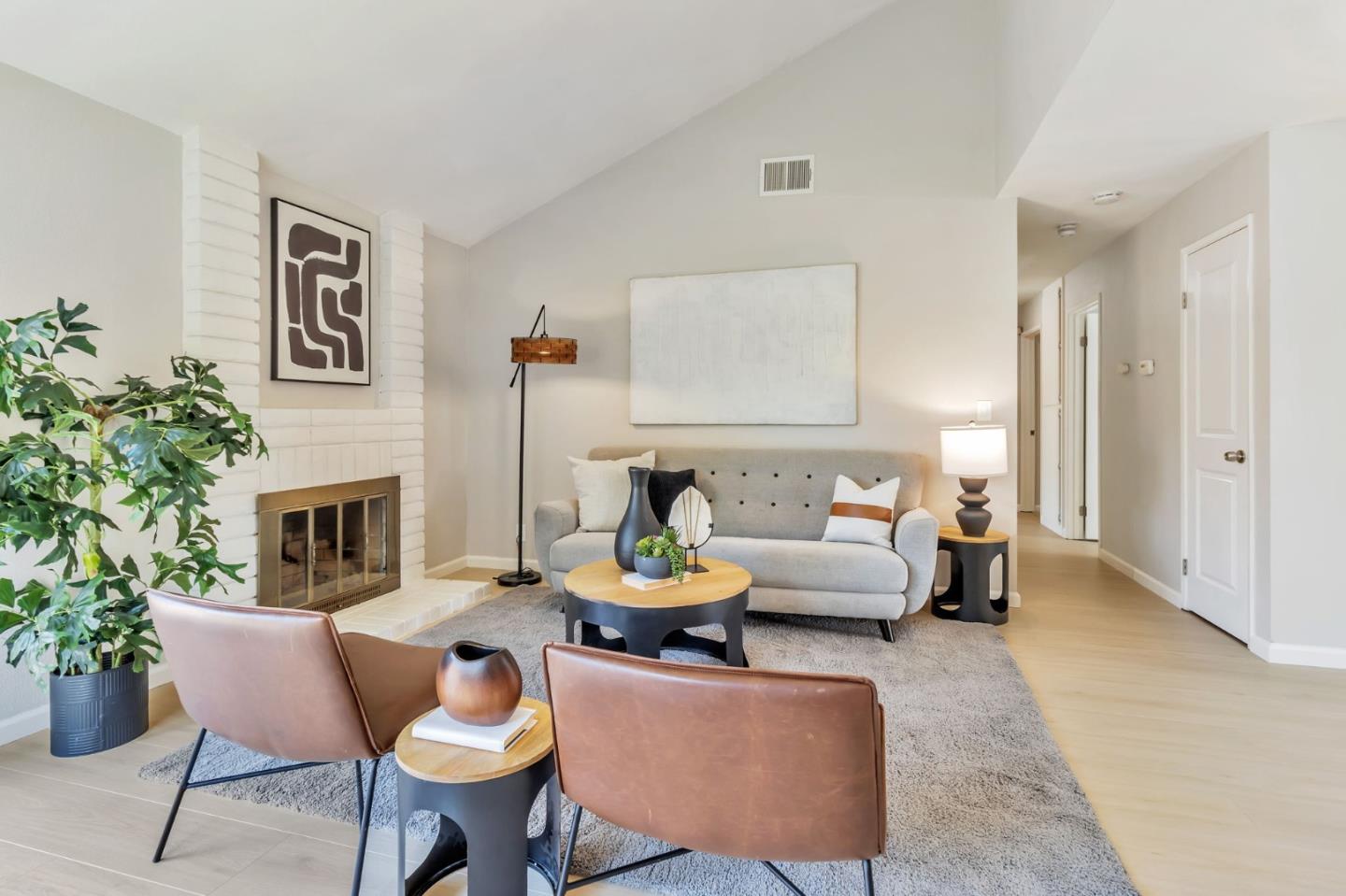 Detail Gallery Image 7 of 43 For 43 Southcreek Ct, San Jose,  CA 95138 - 4 Beds | 2 Baths