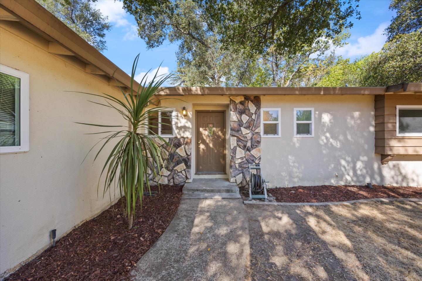 Detail Gallery Image 4 of 34 For 8420 Lakeland Dr, Granite Bay,  CA 95746 - 3 Beds | 2 Baths