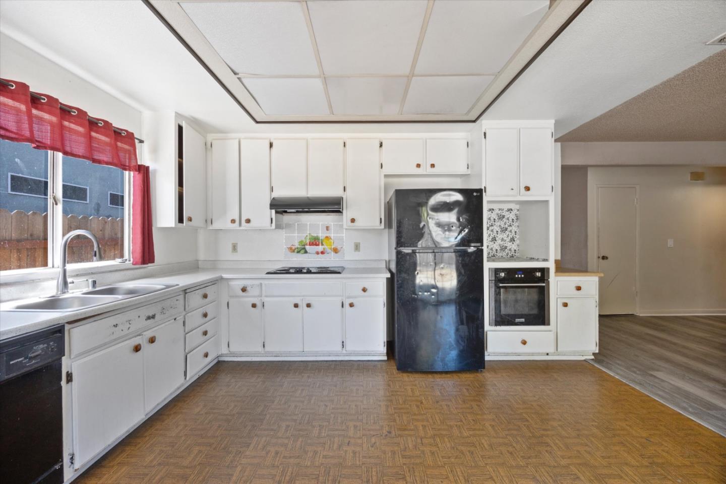 Detail Gallery Image 13 of 33 For 30 Cedro Cir, Sacramento,  CA 95833 - 4 Beds | 2 Baths