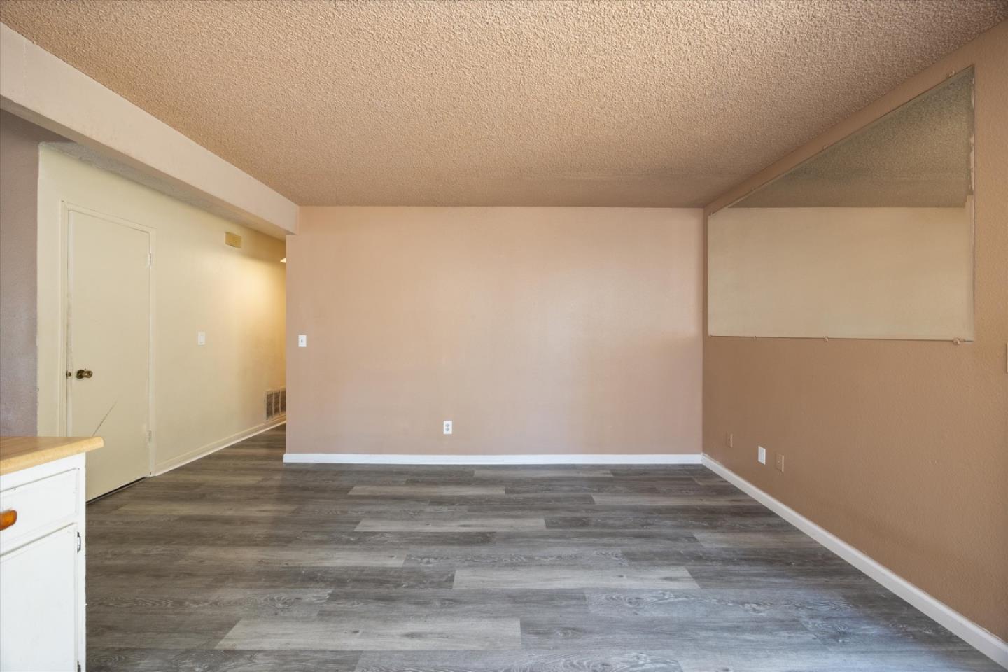 Detail Gallery Image 14 of 33 For 30 Cedro Cir, Sacramento,  CA 95833 - 4 Beds | 2 Baths