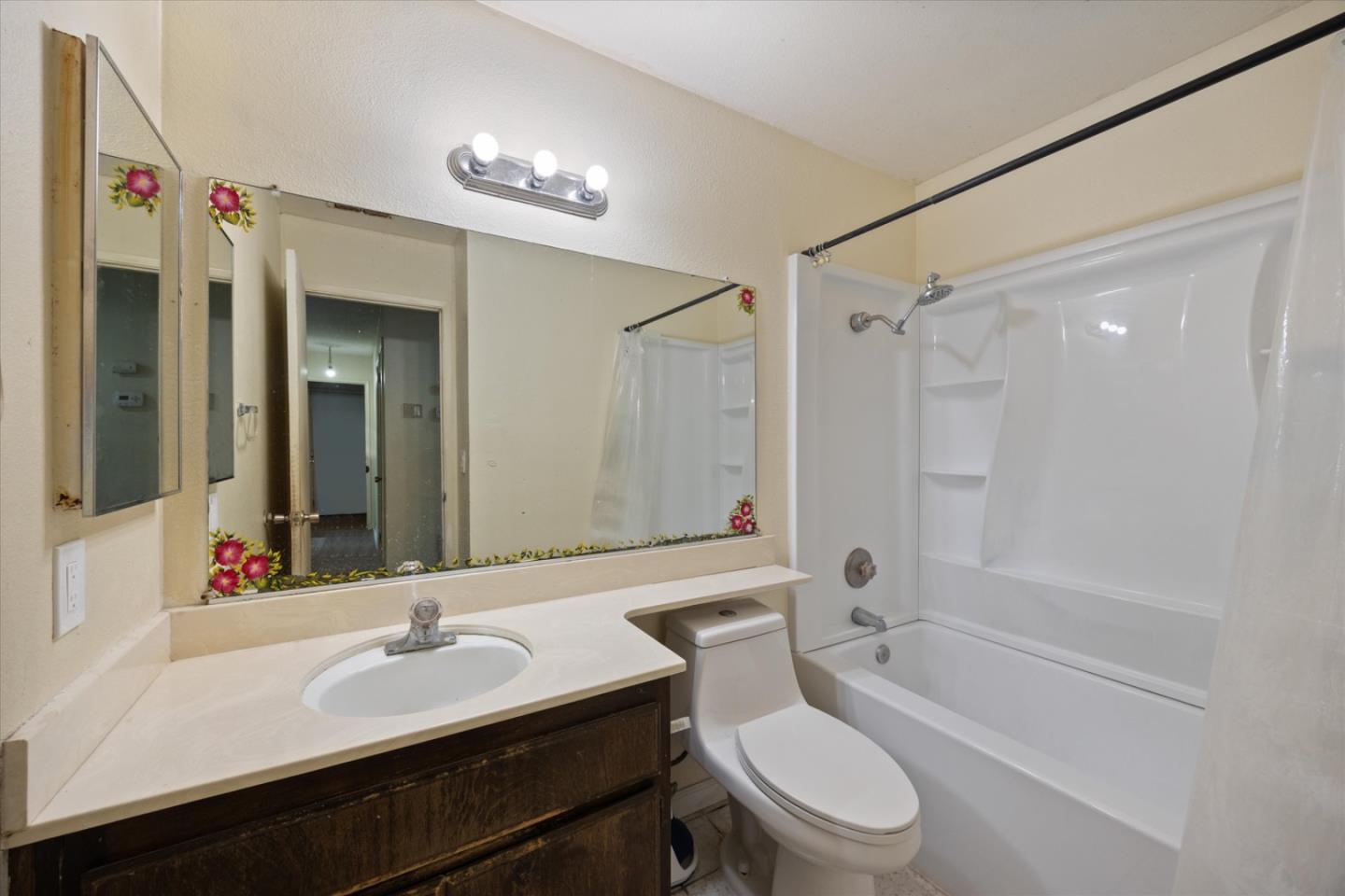 Detail Gallery Image 18 of 33 For 30 Cedro Cir, Sacramento,  CA 95833 - 4 Beds | 2 Baths