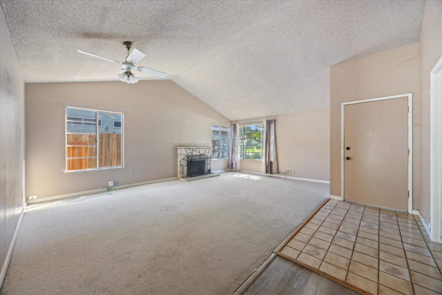 Detail Gallery Image 5 of 33 For 30 Cedro Cir, Sacramento,  CA 95833 - 4 Beds | 2 Baths