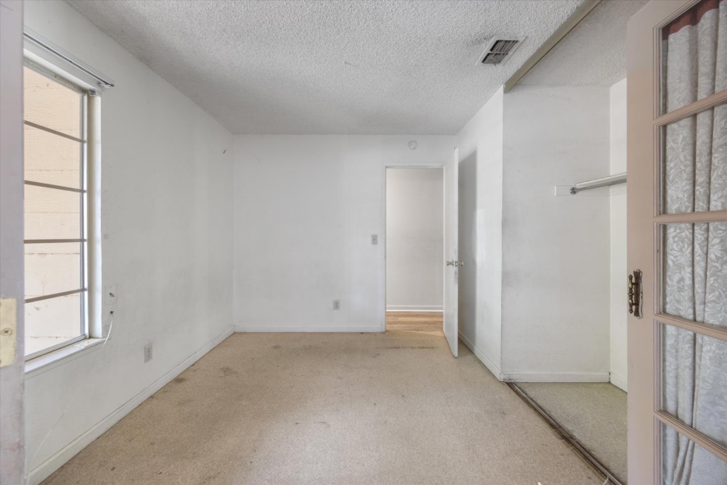 Detail Gallery Image 8 of 33 For 30 Cedro Cir, Sacramento,  CA 95833 - 4 Beds | 2 Baths