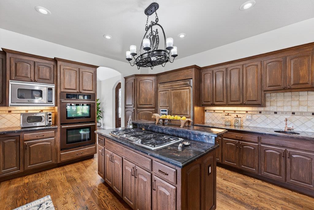 Detail Gallery Image 14 of 81 For 12315 Harding Ave, San Martin,  CA 95046 - 4 Beds | 3/1 Baths