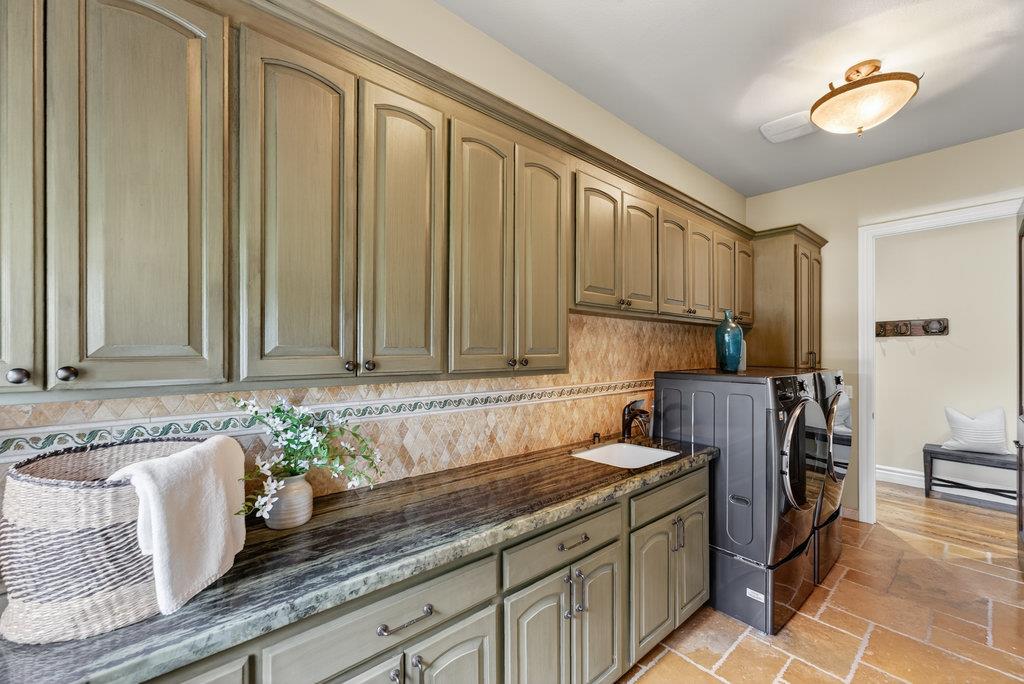 Detail Gallery Image 35 of 81 For 12315 Harding Ave, San Martin,  CA 95046 - 4 Beds | 3/1 Baths