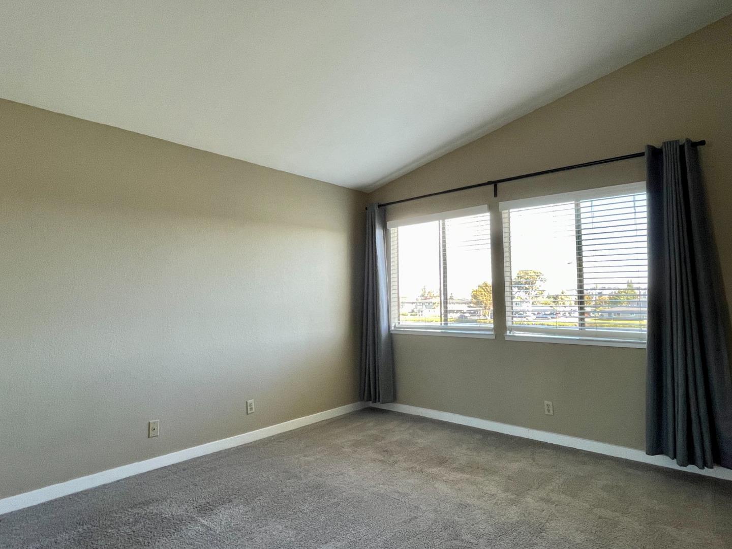 Detail Gallery Image 10 of 24 For 2157 Vista Del Mar, San Mateo,  CA 94404 - 3 Beds | 2/1 Baths