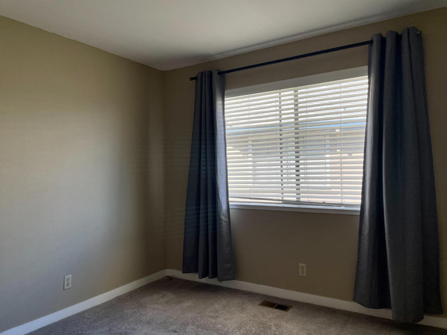 Detail Gallery Image 11 of 24 For 2157 Vista Del Mar, San Mateo,  CA 94404 - 3 Beds | 2/1 Baths