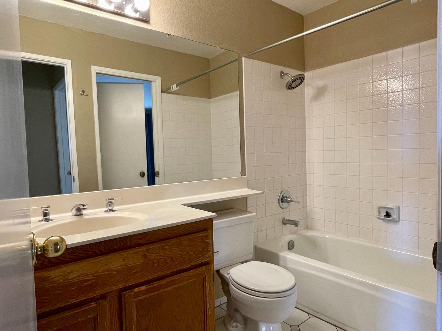 Detail Gallery Image 16 of 24 For 2157 Vista Del Mar, San Mateo,  CA 94404 - 3 Beds | 2/1 Baths