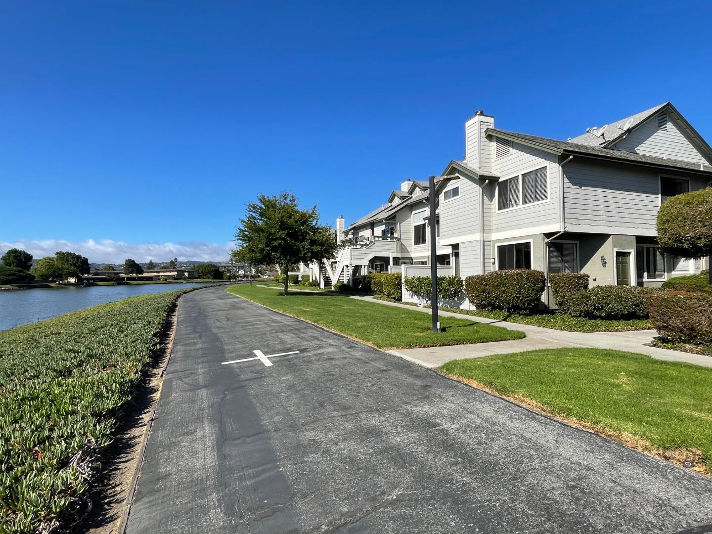 Detail Gallery Image 22 of 24 For 2157 Vista Del Mar, San Mateo,  CA 94404 - 3 Beds | 2/1 Baths