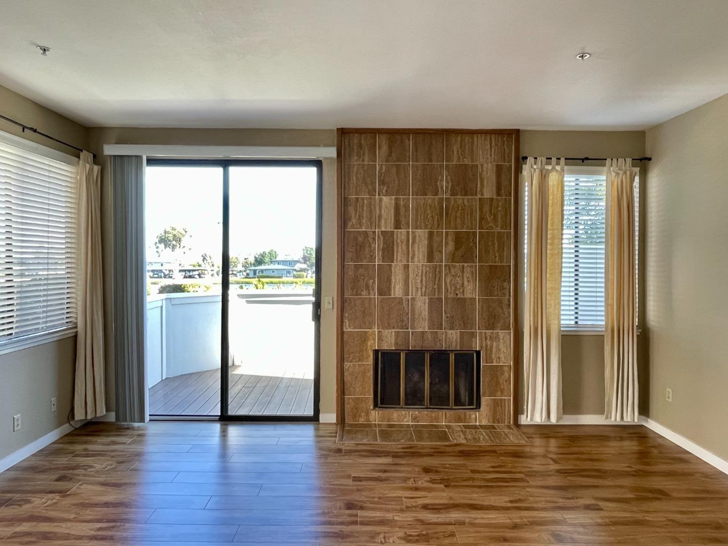 Detail Gallery Image 3 of 24 For 2157 Vista Del Mar, San Mateo,  CA 94404 - 3 Beds | 2/1 Baths