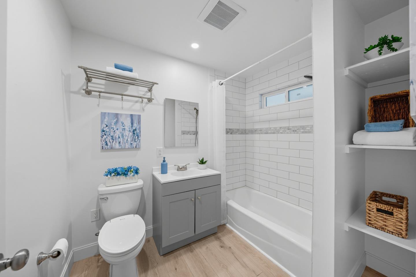 Detail Gallery Image 16 of 30 For 857 Hierra Ct, Los Altos,  CA 94024 - 3 Beds | 2 Baths