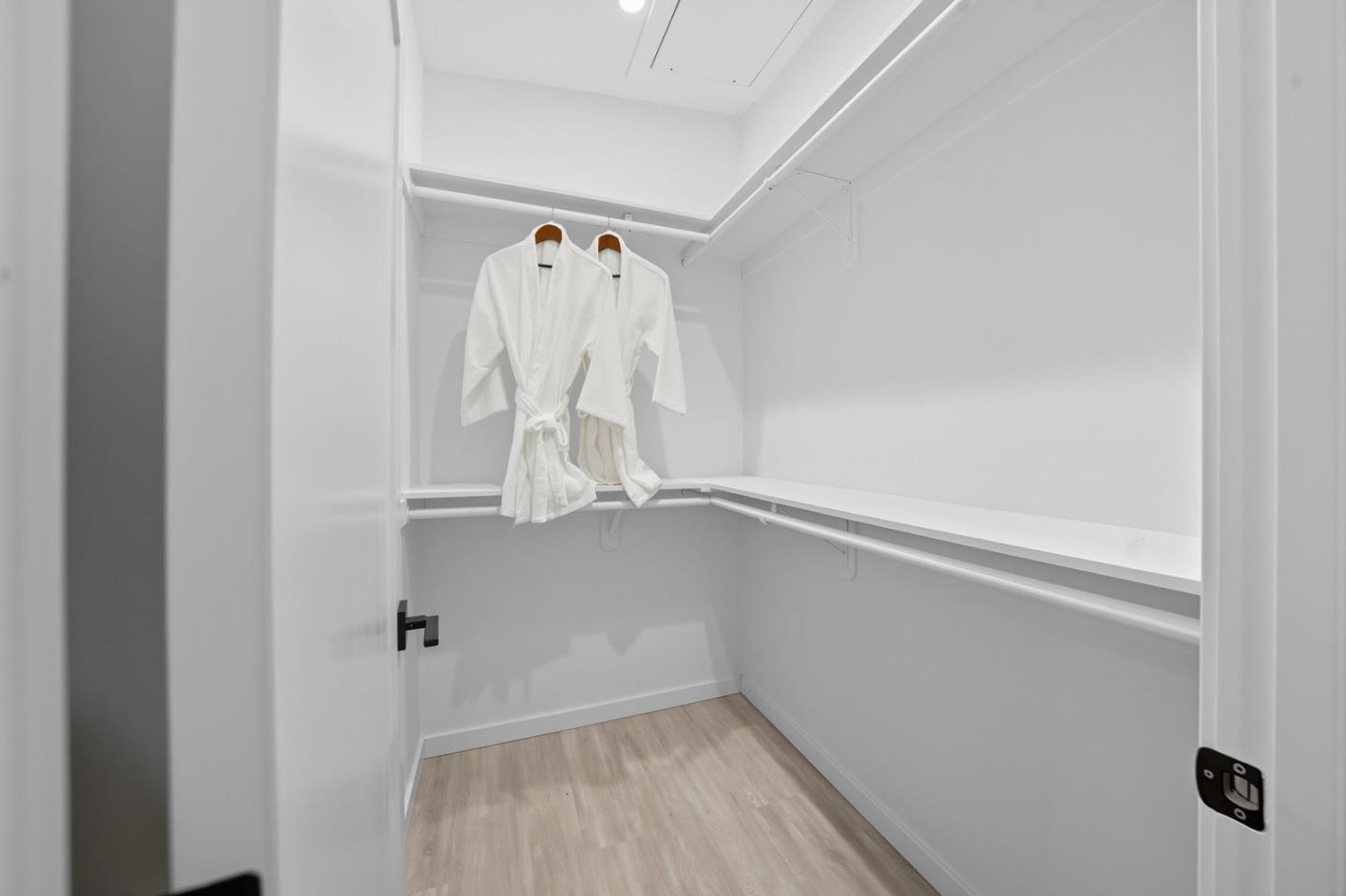 Detail Gallery Image 26 of 30 For 857 Hierra Ct, Los Altos,  CA 94024 - 3 Beds | 2 Baths