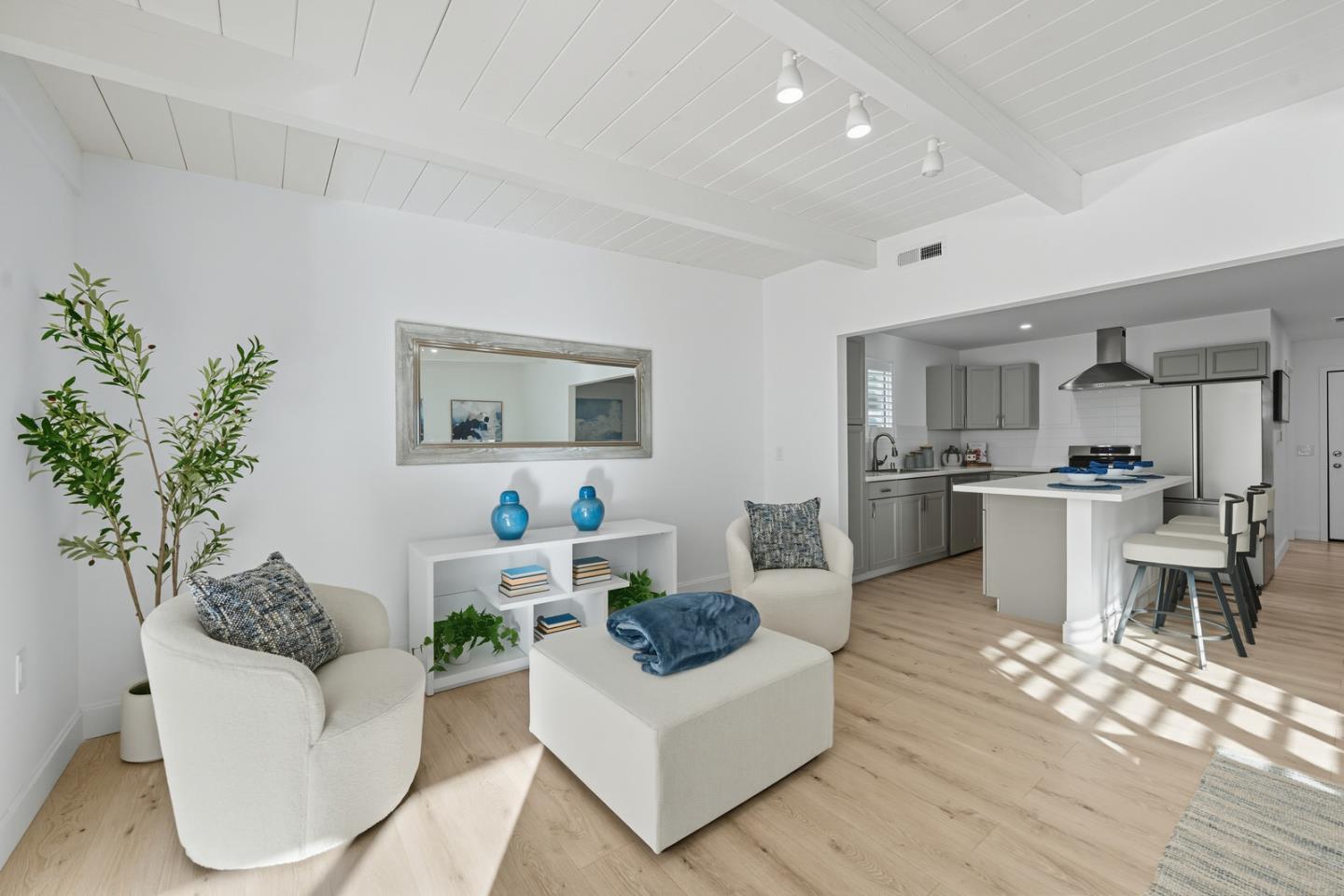Detail Gallery Image 4 of 30 For 857 Hierra Ct, Los Altos,  CA 94024 - 3 Beds | 2 Baths