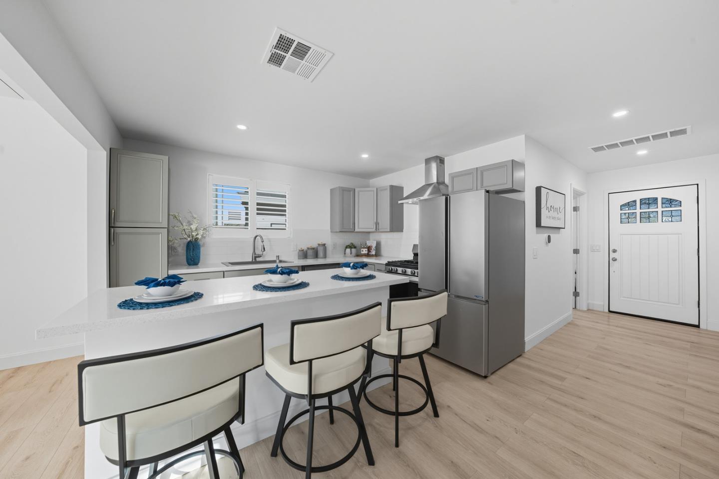 Detail Gallery Image 5 of 30 For 857 Hierra Ct, Los Altos,  CA 94024 - 3 Beds | 2 Baths