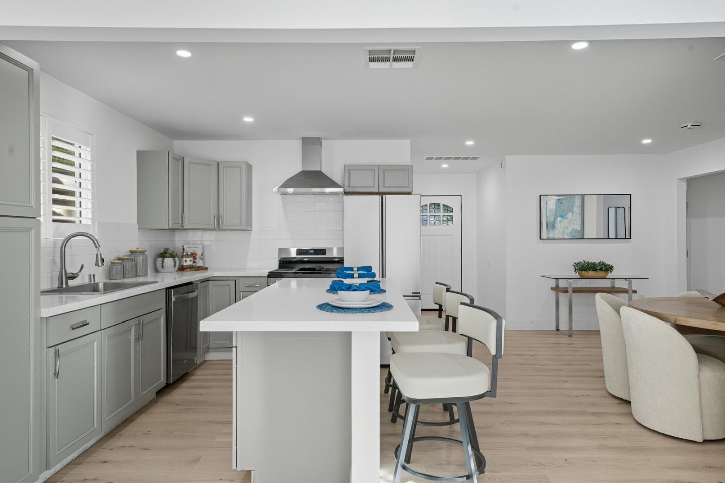Detail Gallery Image 6 of 30 For 857 Hierra Ct, Los Altos,  CA 94024 - 3 Beds | 2 Baths