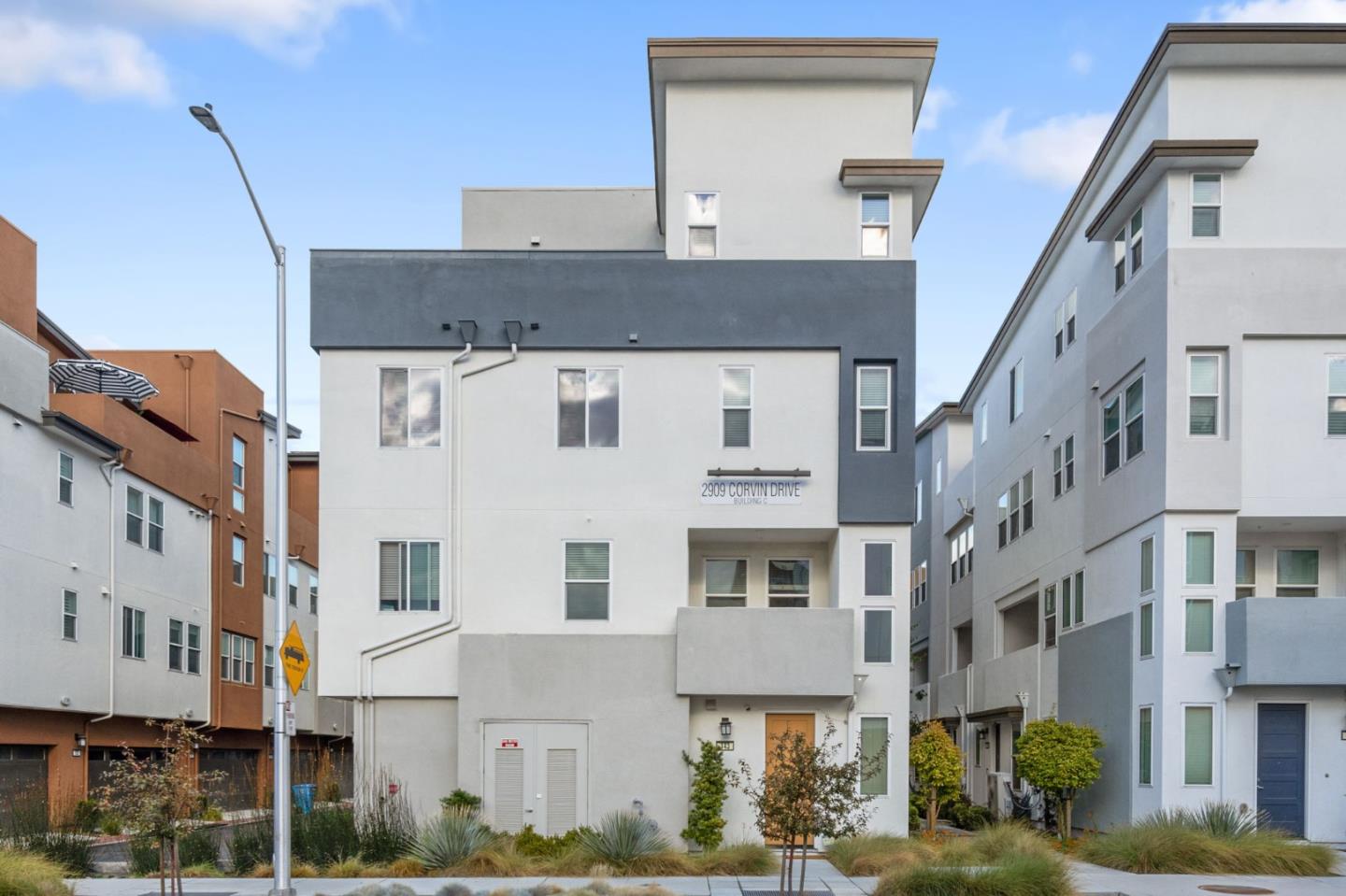 Detail Gallery Image 2 of 57 For 2909 Corvin Dr #139,  Santa Clara,  CA 95051 - 4 Beds | 3/2 Baths