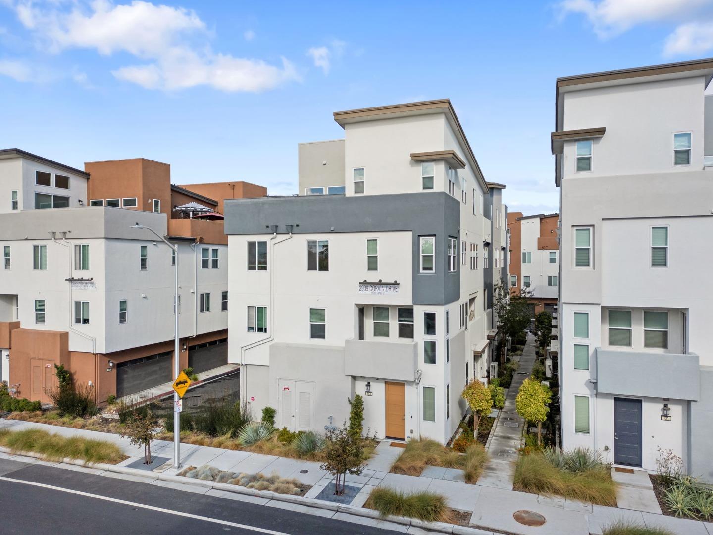 Detail Gallery Image 3 of 57 For 2909 Corvin Dr #139,  Santa Clara,  CA 95051 - 4 Beds | 3/2 Baths