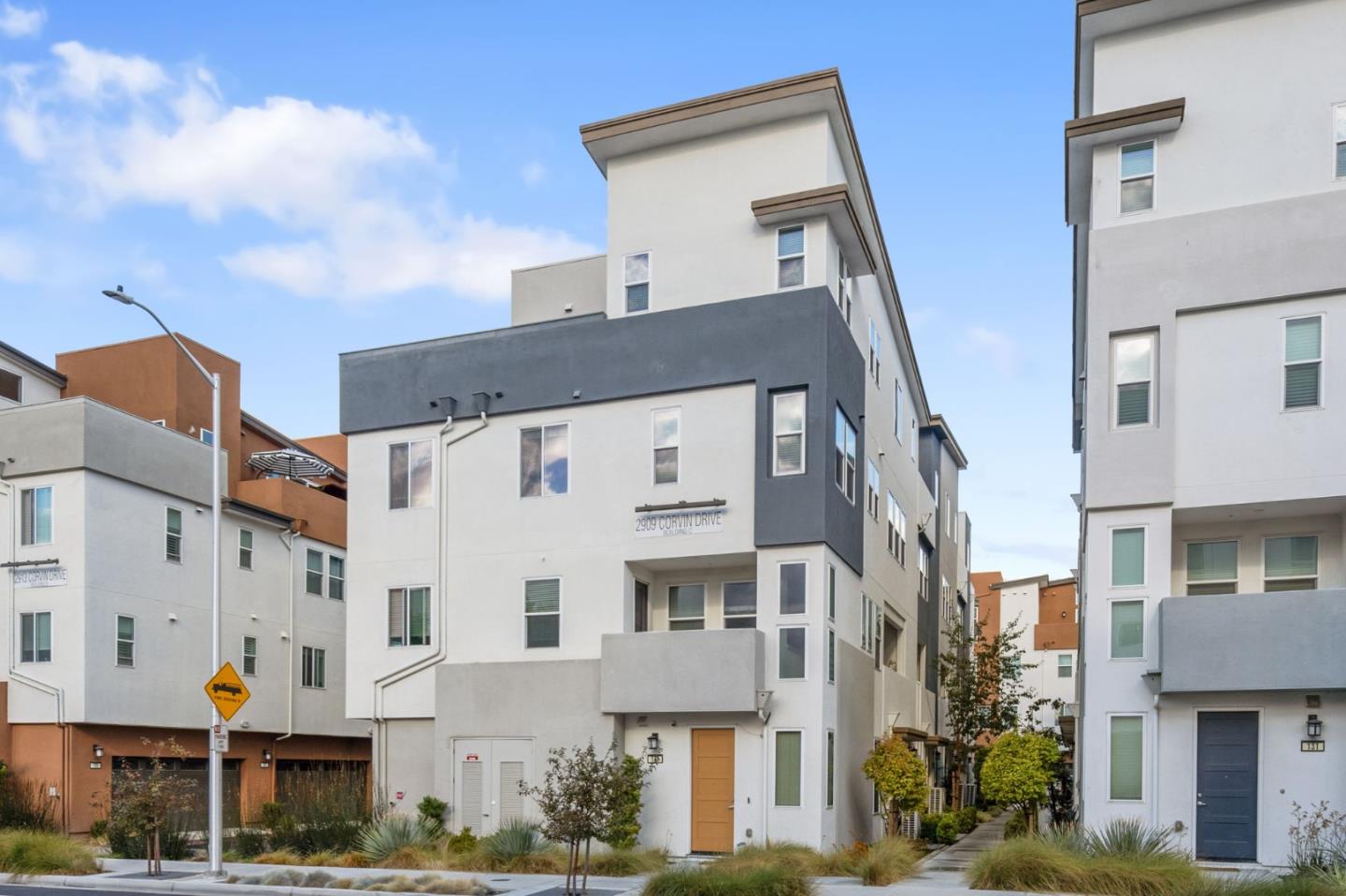 Detail Gallery Image 6 of 57 For 2909 Corvin Dr #139,  Santa Clara,  CA 95051 - 4 Beds | 3/2 Baths