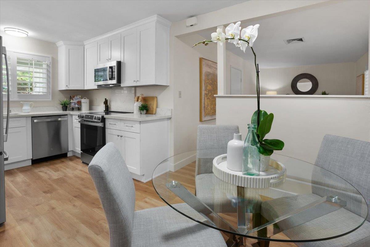 Detail Gallery Image 7 of 23 For 1083 Miller Ave, San Jose,  CA 95129 - 3 Beds | 2 Baths