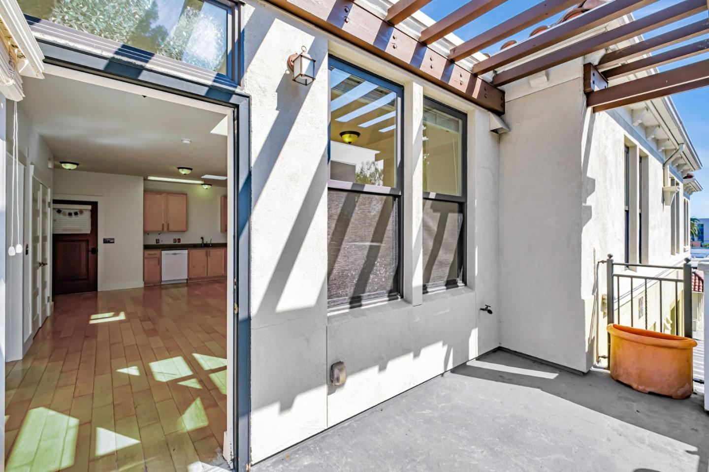 Detail Gallery Image 13 of 36 For 190 Walnut Ave #303,  Santa Cruz,  CA 95060 - 1 Beds | 1 Baths