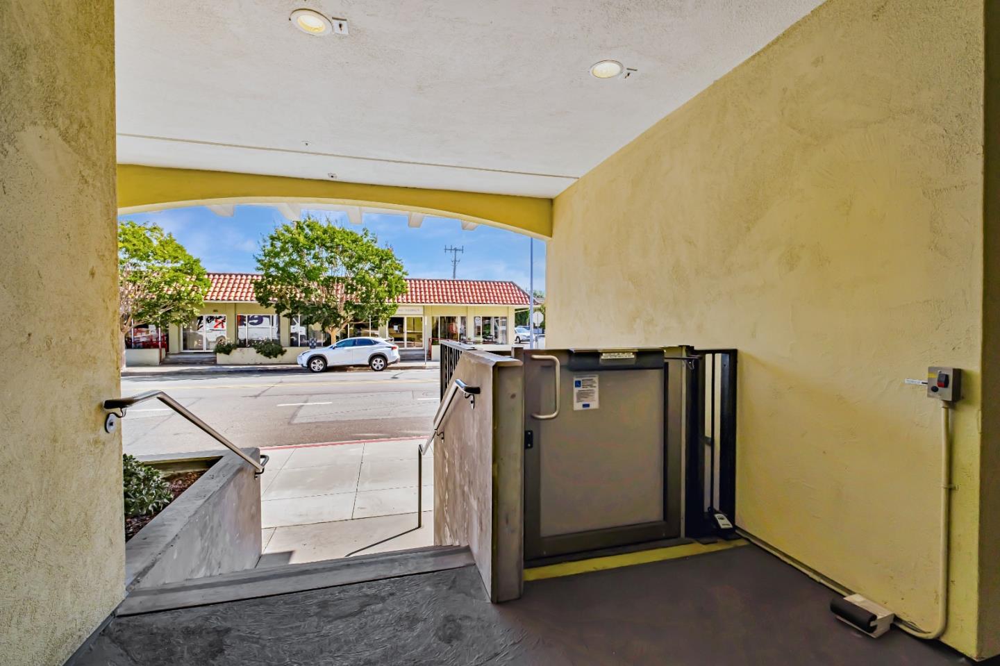 Detail Gallery Image 4 of 36 For 190 Walnut Ave #303,  Santa Cruz,  CA 95060 - 1 Beds | 1 Baths