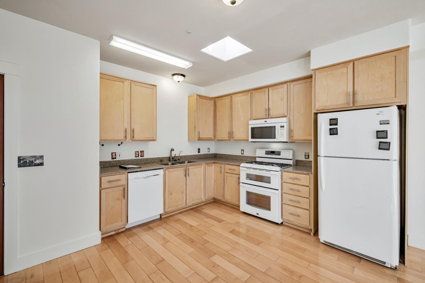 Detail Gallery Image 6 of 36 For 190 Walnut Ave #303,  Santa Cruz,  CA 95060 - 1 Beds | 1 Baths
