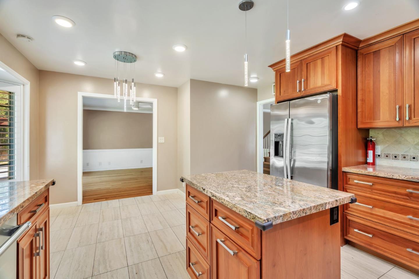 Detail Gallery Image 14 of 40 For 1315 Bright Oaks Ct, Los Altos,  CA 94024 - 5 Beds | 3 Baths