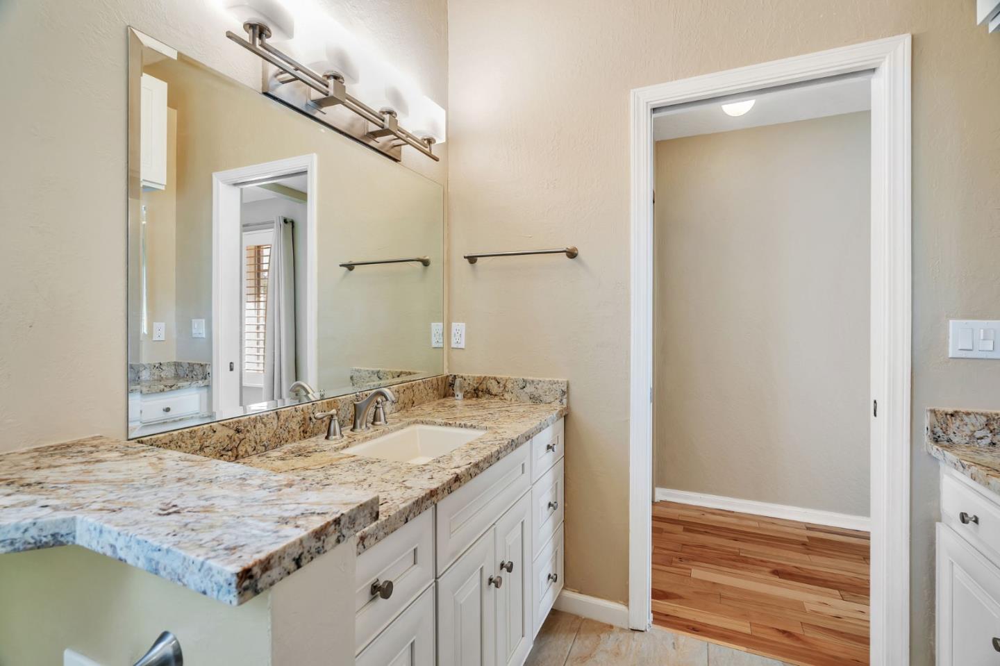 Detail Gallery Image 22 of 40 For 1315 Bright Oaks Ct, Los Altos,  CA 94024 - 5 Beds | 3 Baths