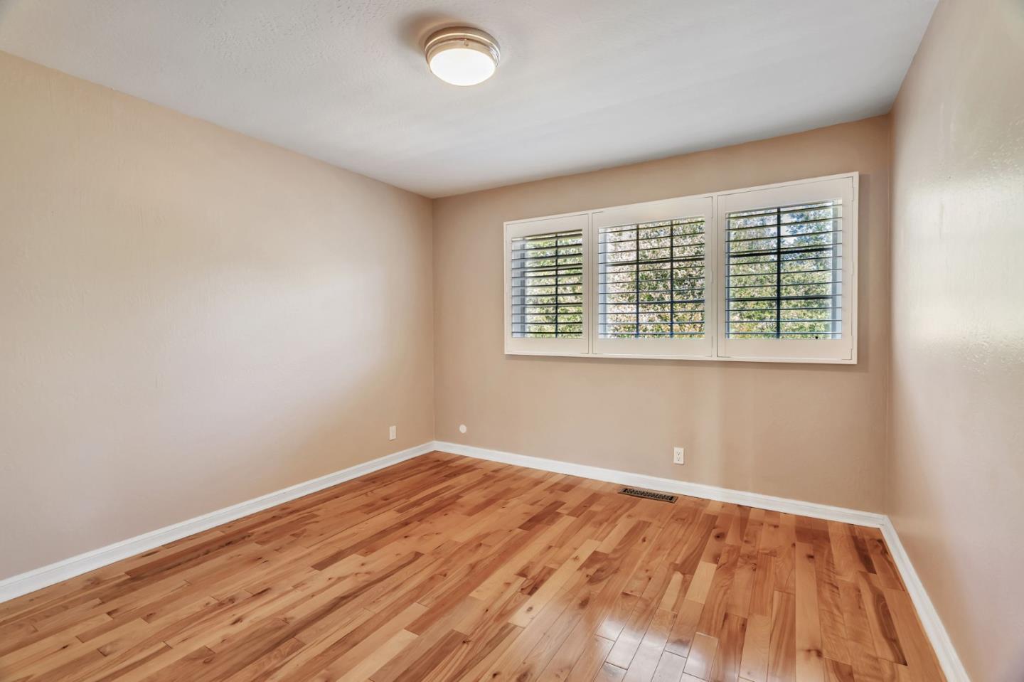 Detail Gallery Image 23 of 40 For 1315 Bright Oaks Ct, Los Altos,  CA 94024 - 5 Beds | 3 Baths