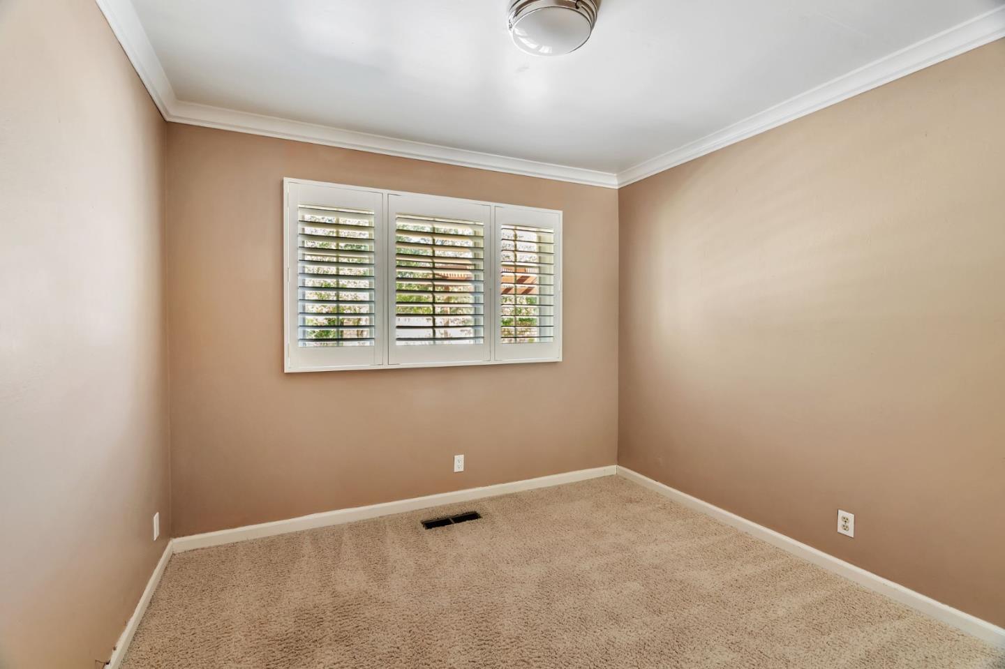 Detail Gallery Image 24 of 40 For 1315 Bright Oaks Ct, Los Altos,  CA 94024 - 5 Beds | 3 Baths